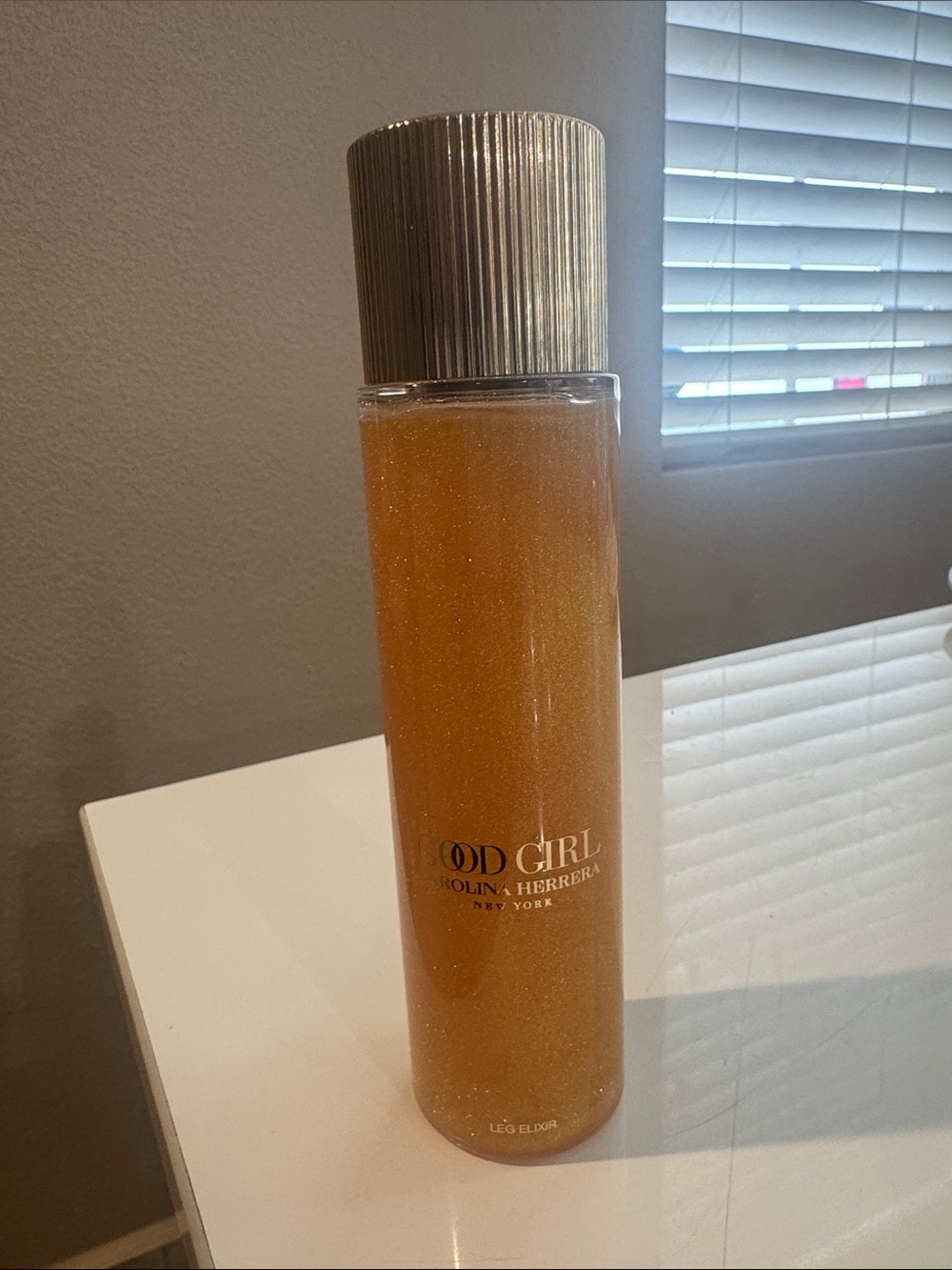 Carolina Herrera Good Girl Shimmering Body Mist in Gold